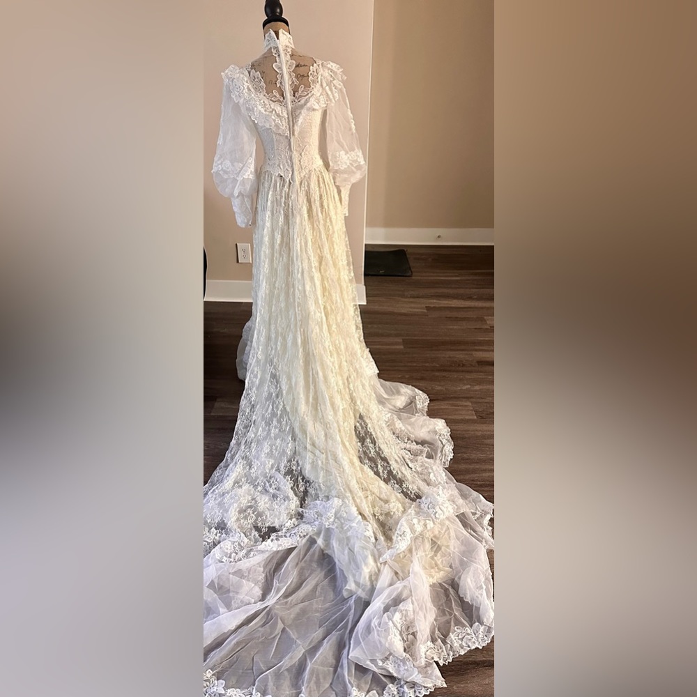 Vintage Wedding Dress Size medium